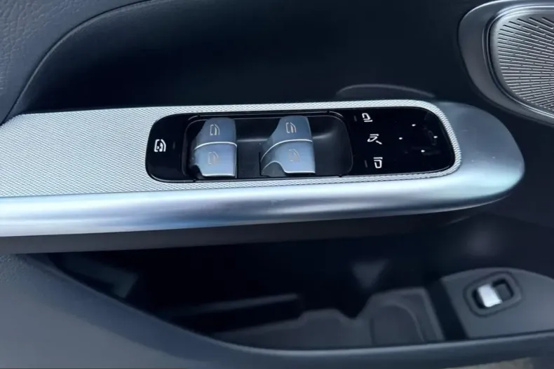 Mercedes-Benz GLC 300 (Clasa GLC) din 2022 cu 16.999 km - oferta MER200387 - foto 12