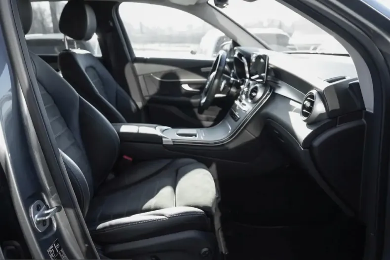 Mercedes-Benz GLC 300 (Clasa GLC) din 2022 cu 44.640 km - oferta MER200403 - foto 6