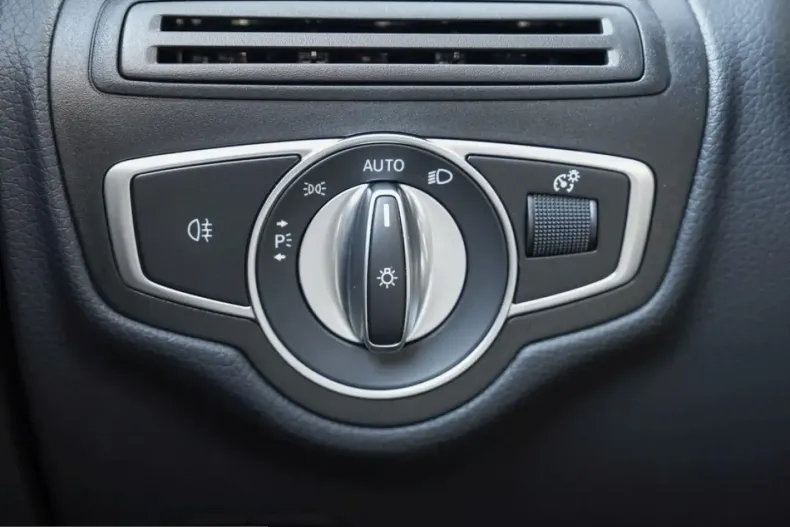 Mercedes-Benz GLC 300 (Clasa GLC) din 2022 cu 44.640 km - oferta MER200403 - foto 9