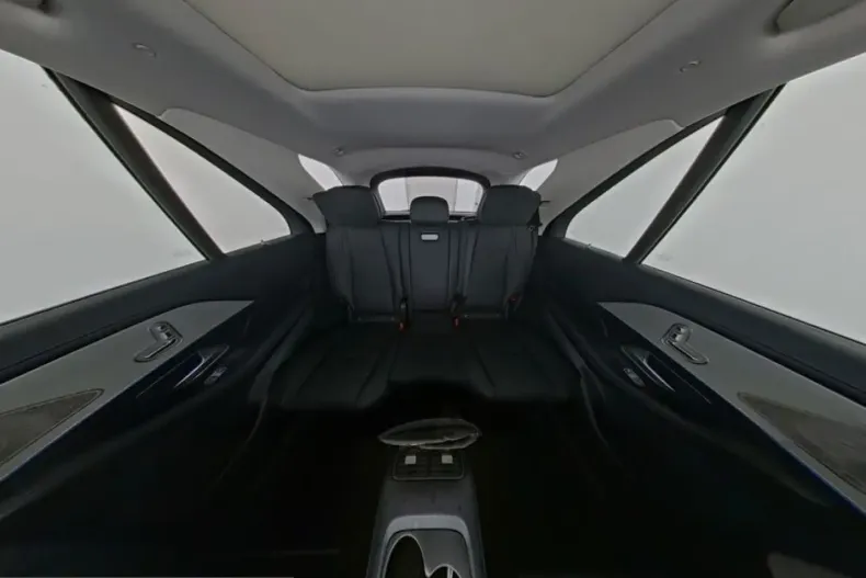 Mercedes-Benz GLE 400 (Clasa GLE) din 2025 cu 8.700 km - oferta MER200422 - foto 6