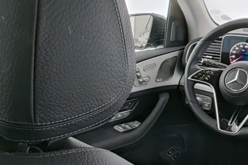 Mercedes-Benz GLE 400 (Clasa GLE) din 2025 cu 8.700 km - oferta MER200422 - foto 7