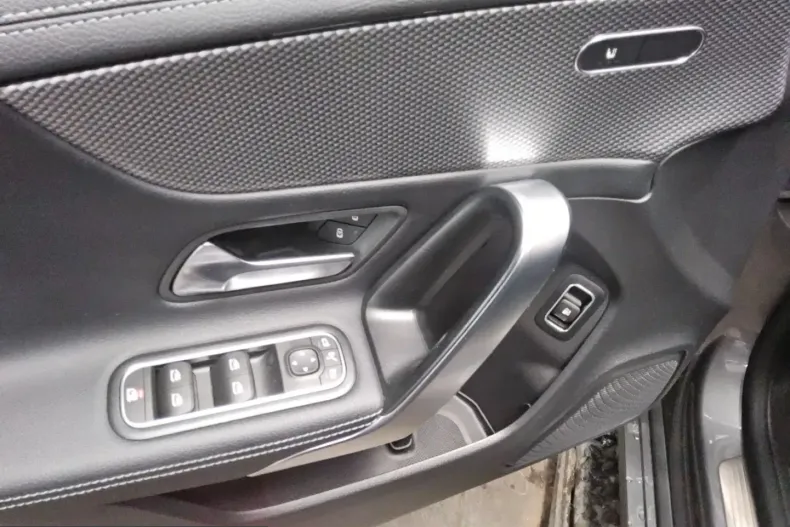 Mercedes-Benz CLA 250 (Clasa CLA) din 2022 cu 45.459 km - oferta MER200449 - foto 9