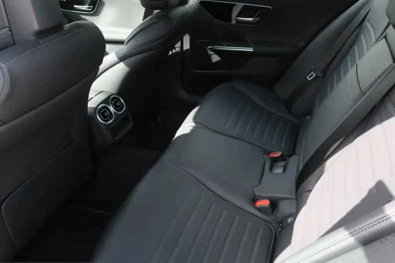 Mercedes-Benz C 180 (Clasa C) din 2023 cu 58.000 km - oferta MER200469 - foto 8