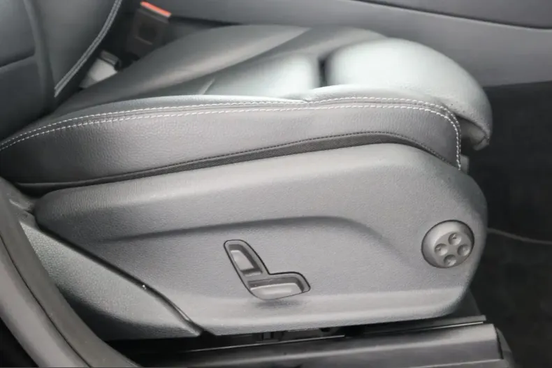 Mercedes-Benz GLC 300 (Clasa GLC) din 2021 cu 85.200 km - oferta MER200472 - foto 17