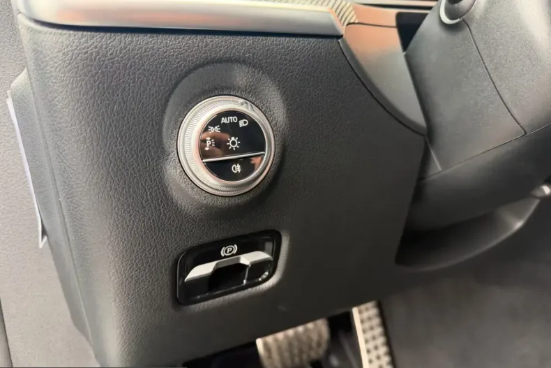 Mercedes-Benz C 180 (Clasa C) din 2023 cu 99.998 km - oferta MER200474 - foto 17