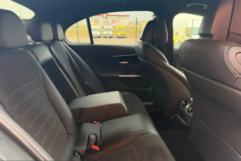 Mercedes-Benz C 180 (Clasa C) din 2023 cu 99.998 km - oferta MER200474 - foto 21