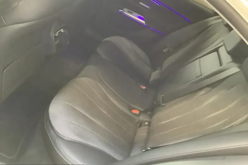 Mercedes-Benz E 200 (Clasa E) din 2024 cu 11.689 km - oferta MER200475 - foto 9