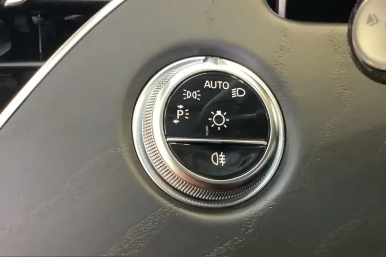 Mercedes-Benz E 200 (Clasa E) din 2024 cu 11.689 km - oferta MER200475 - foto 12