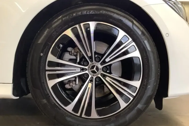 Mercedes-Benz E 200 (Clasa E) din 2024 cu 11.689 km - oferta MER200475 - foto 15