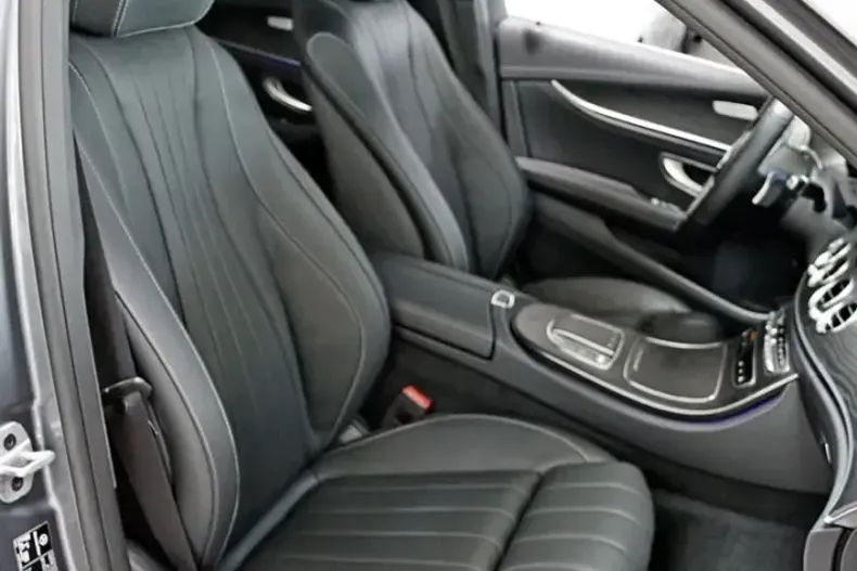 Mercedes-Benz E 300 (Clasa E) din 2022 cu 74.049 km - oferta MER200476 - foto 19