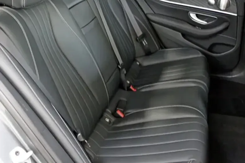 Mercedes-Benz E 300 (Clasa E) din 2022 cu 74.049 km - oferta MER200476 - foto 20