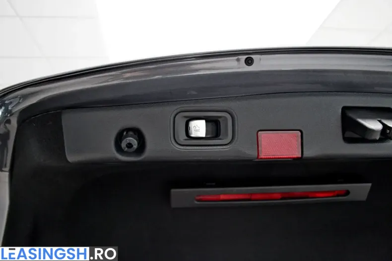 Mercedes-Benz E 300 (Clasa E) din 2022 cu 74.049 km - oferta MER200476 - foto 23