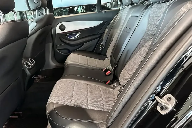 Mercedes-Benz E 300 (Clasa E) din 2022 cu 58.000 km - oferta MER200488 - foto 13