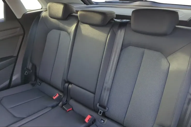 Audi Q3 din 2025 cu 16.900 km - oferta AUD200495 - foto 8