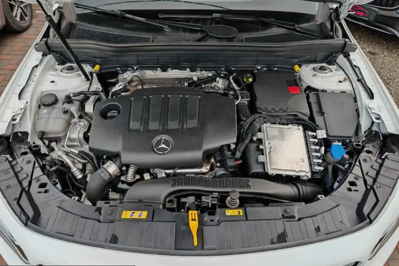 Mercedes-Benz GLB 180 (Clasa GLB) din 2024 cu 30.400 km - oferta MER200500 - foto 8