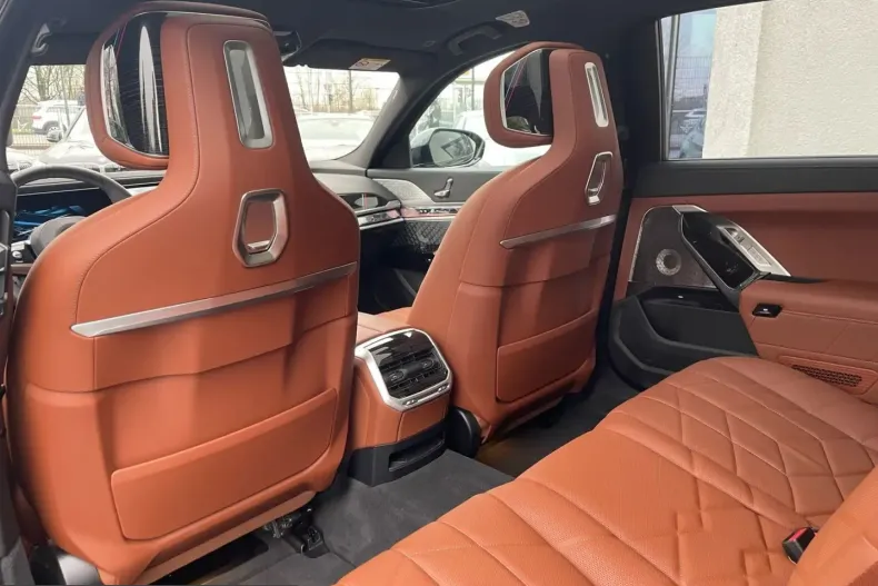 BMW 750 (Seria 7) din 2025 cu 24.387 km - oferta BMW200502 - foto 21