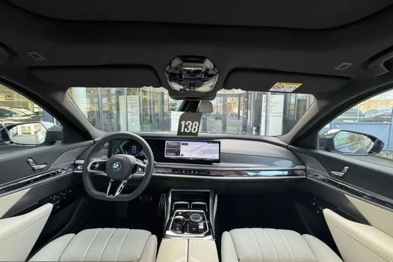 BMW 750 (Seria 7) din 2025 cu 25.784 km - oferta BMW200503 - foto 2