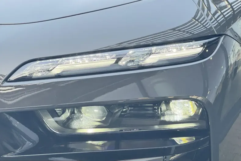 BMW 750 (Seria 7) din 2025 cu 25.784 km - oferta BMW200503 - foto 8