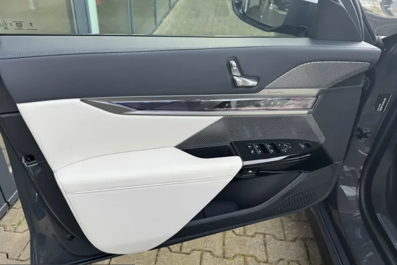 BMW 750 (Seria 7) din 2025 cu 25.784 km - oferta BMW200503 - foto 14