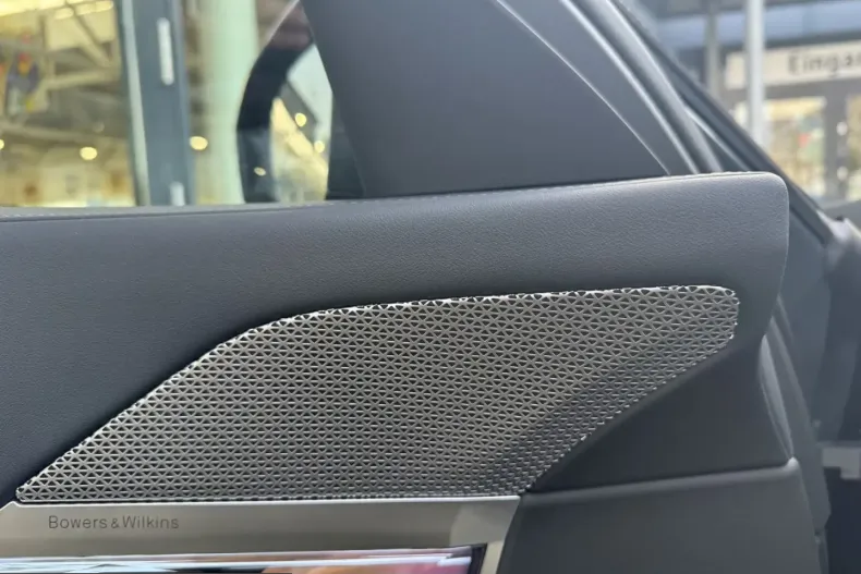 BMW 750 (Seria 7) din 2025 cu 25.784 km - oferta BMW200503 - foto 15