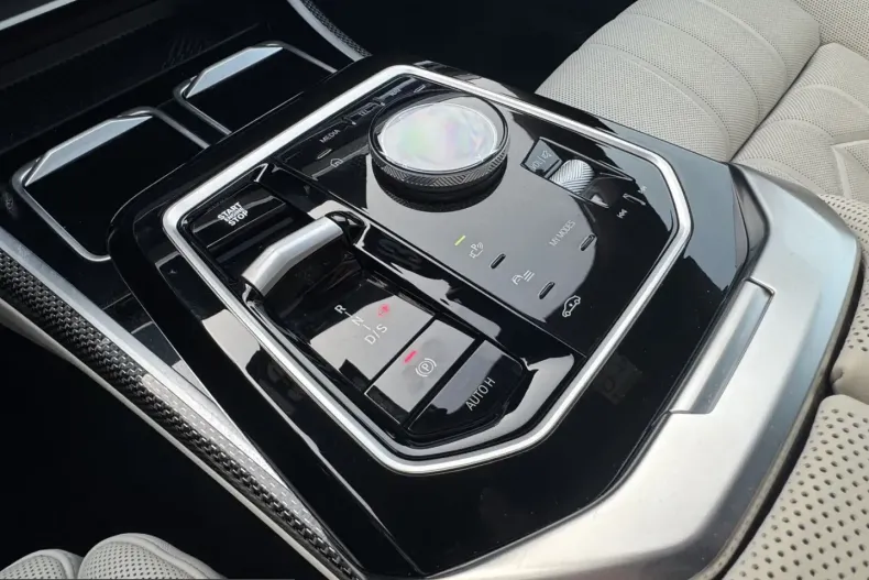 BMW 750 (Seria 7) din 2025 cu 25.784 km - oferta BMW200503 - foto 27