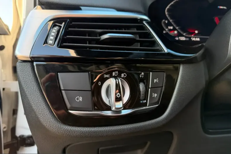 BMW M5 (Seria 5) din 2023 cu 81.018 km - oferta BMW200519 - foto 33