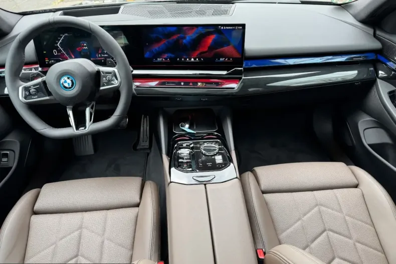 BMW 530 (Seria 5) din 2025 cu 4.060 km - oferta BMW200522 - foto 12