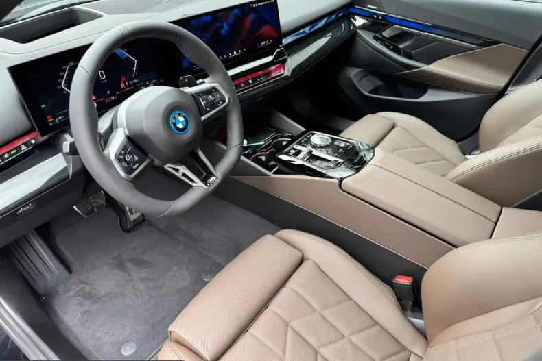 BMW 530 (Seria 5) din 2025 cu 4.060 km - oferta BMW200522 - foto 13