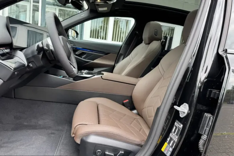 BMW 530 (Seria 5) din 2025 cu 4.060 km - oferta BMW200522 - foto 14