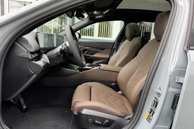 BMW 530 (Seria 5) din 2025 cu 4.436 km - oferta BMW200526 - foto 13