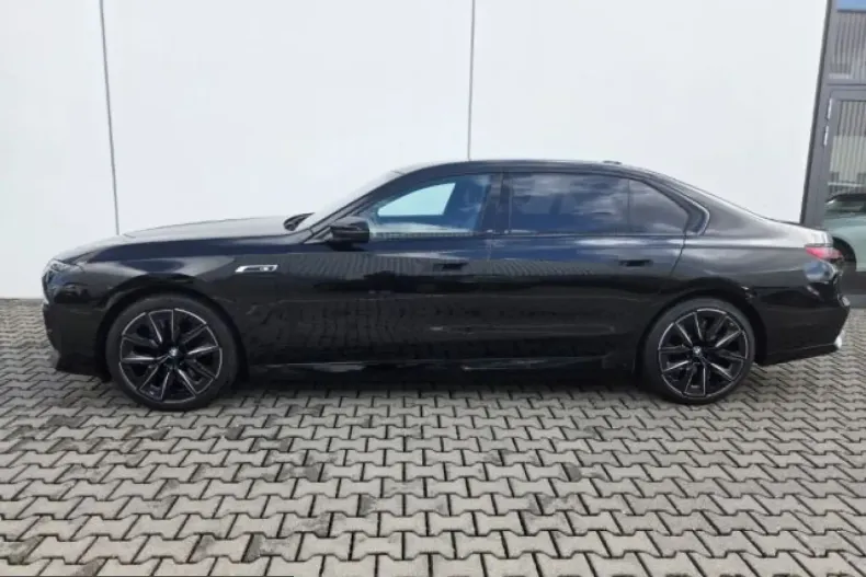 BMW M760 (Seria 7) din 2023 cu 66.726 km - oferta BMW200531 - foto 3