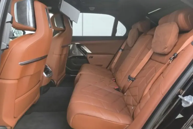 BMW M760 (Seria 7) din 2023 cu 66.726 km - oferta BMW200531 - foto 11