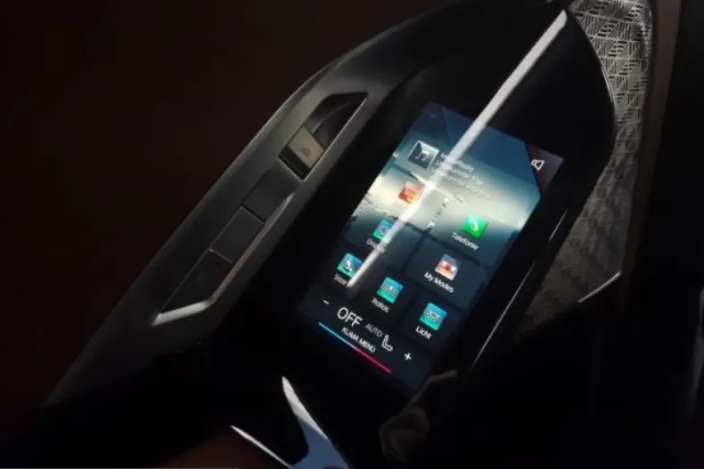 BMW M760 (Seria 7) din 2023 cu 66.726 km - oferta BMW200531 - foto 17