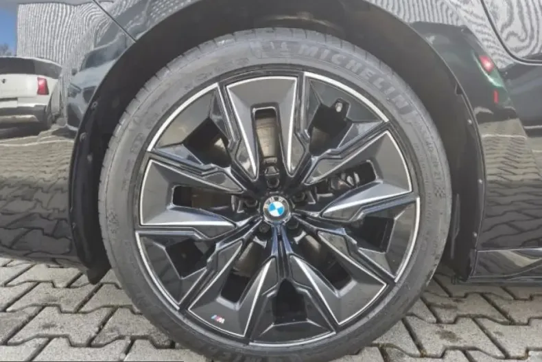 BMW M760 (Seria 7) din 2023 cu 66.726 km - oferta BMW200531 - foto 21