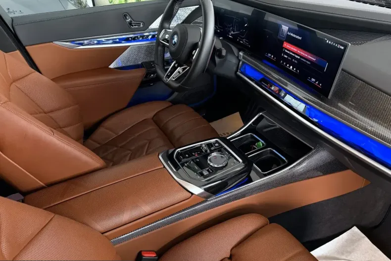 BMW M760 (Seria 7) din 2023 cu 26.172 km - oferta BMW200532 - foto 17