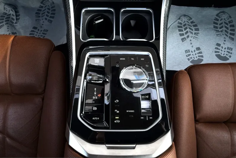 BMW M760 (Seria 7) din 2023 cu 26.172 km - oferta BMW200532 - foto 18