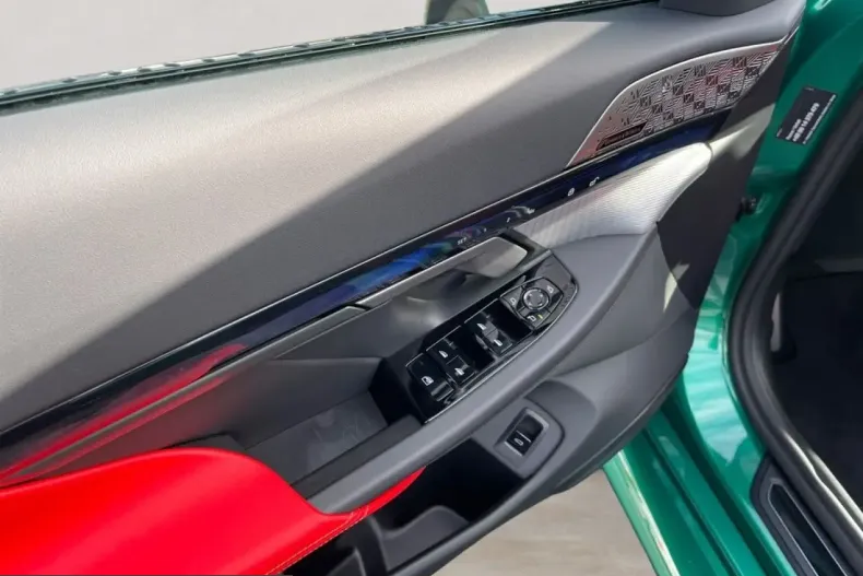 BMW M5 (Seria 5) din 2025 cu 32.005 km - oferta BMW200548 - foto 8