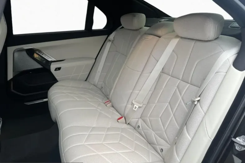 BMW 740 (Seria 7) din 2023 cu 122.712 km - oferta BMW200571 - foto 15