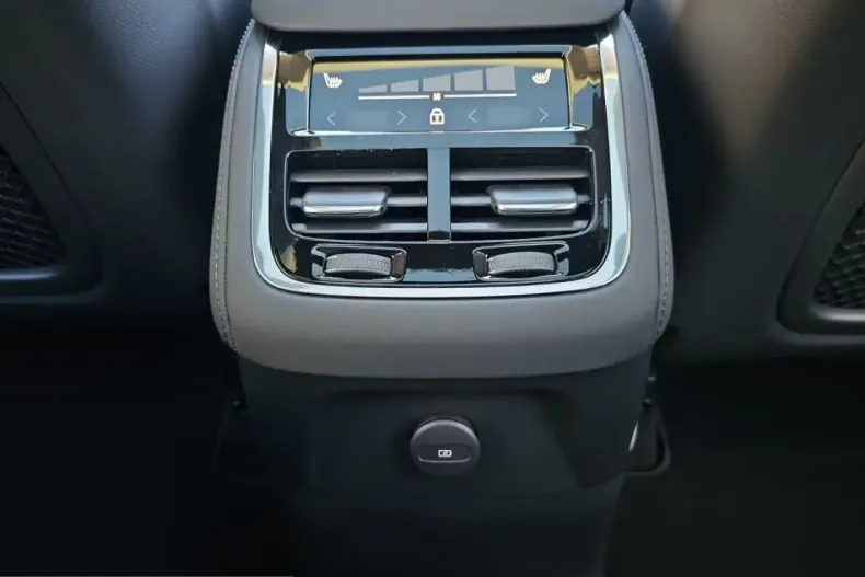 Volvo XC90 din 2026 cu 20 km - oferta VOL200576 - foto 19