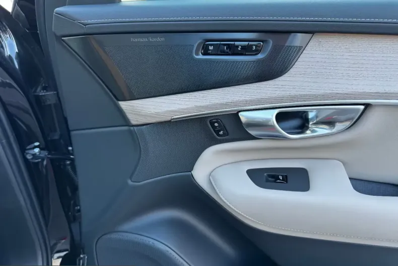 Volvo XC90 din 2025 cu 20 km - oferta VOL200578 - foto 17