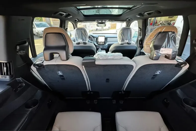 Volvo XC90 din 2025 cu 20 km - oferta VOL200578 - foto 24