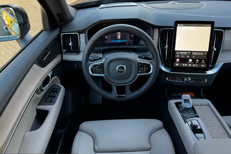 Volvo XC90 din 2025 cu 20 km - oferta VOL200578 - foto 27