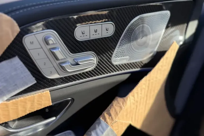 Mercedes-Benz GLE 63 AMG (Clasa GLE) din 2026 cu 40 km - oferta MER200580 - foto 12