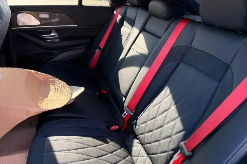 Mercedes-Benz GLE 63 AMG (Clasa GLE) din 2026 cu 40 km - oferta MER200580 - foto 14