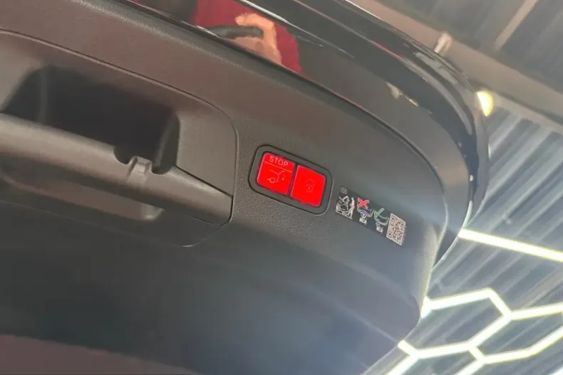 Mercedes-Benz GLE 53 AMG (Clasa GLE) din 2025 cu 30 km - oferta MER200584 - foto 36