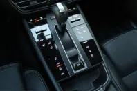 Porsche Macan din 2024 cu 10.749 km - oferta POR200595 - foto 18