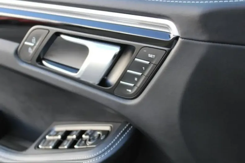 Porsche Macan din 2024 cu 10.749 km - oferta POR200595 - foto 31