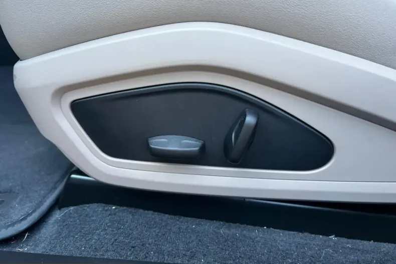 Porsche Taycan din 2023 cu 16.800 km - oferta POR200601 - foto 13