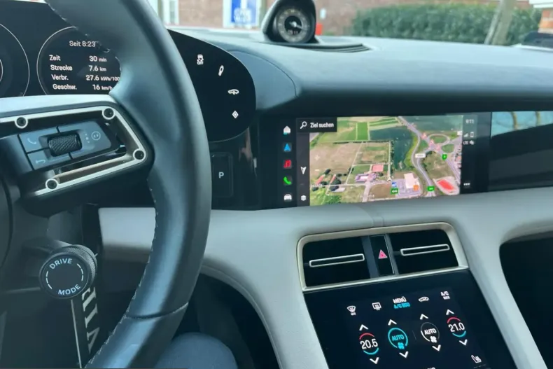 Porsche Taycan din 2023 cu 16.800 km - oferta POR200601 - foto 15