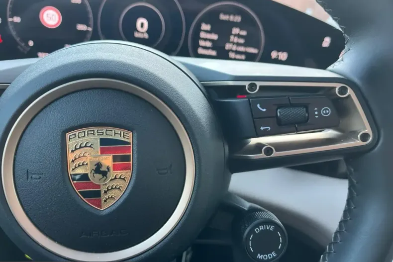 Porsche Taycan din 2023 cu 16.800 km - oferta POR200601 - foto 16